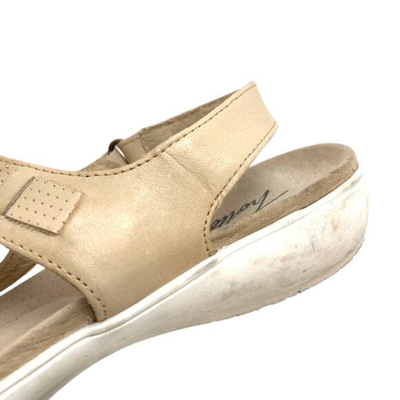 Trotters Womens Tan Beige Genuine Leather Sandals Shoes Ankle Strap Comfy 7.5 N - Picture 8 of 16